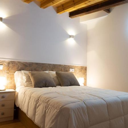 Apartamento Cordonerias Toledo Bagian luar foto